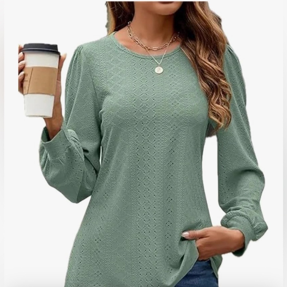 nwt-Elegant Cut out Eyelet, cut out pattern, beautiful sage, green casual top